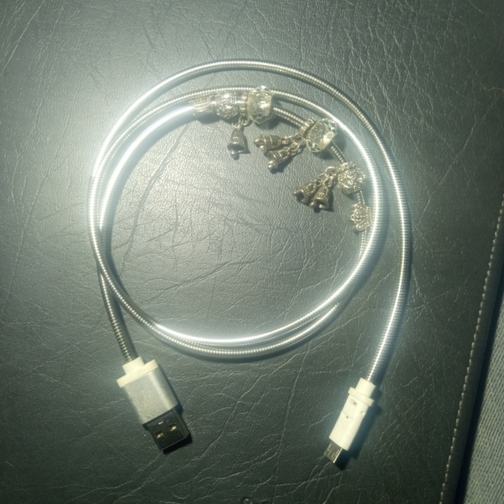 Silver Braided USB to Micro-USB Charging Cable – Durable Silver Finish